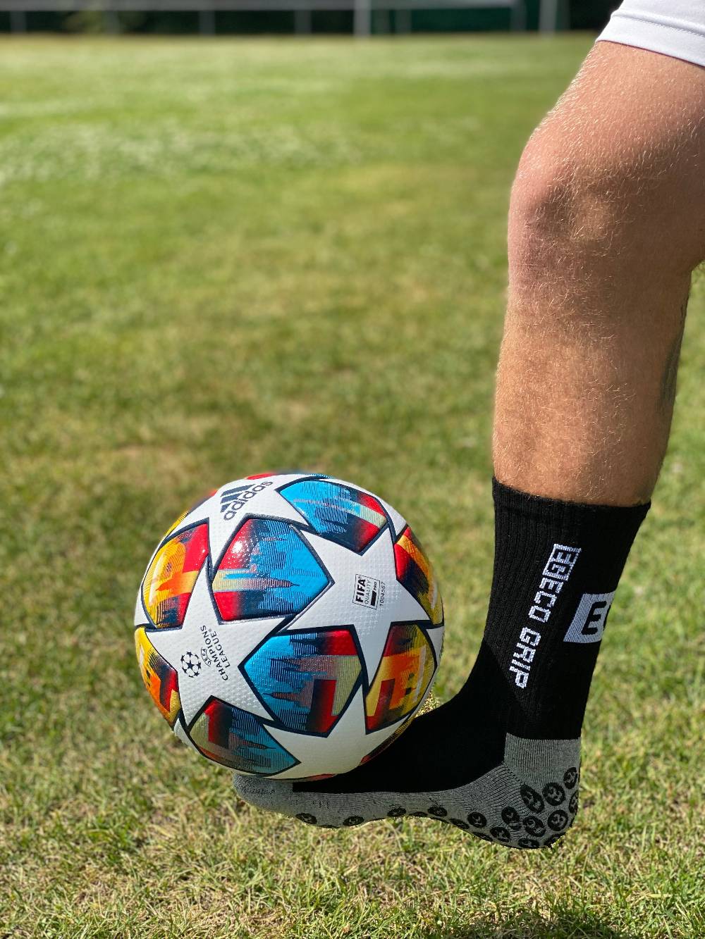 KB Socken Rutschfeste Fußballsocken mit gummierten Noppen 2 Paar Riesige Rabatte