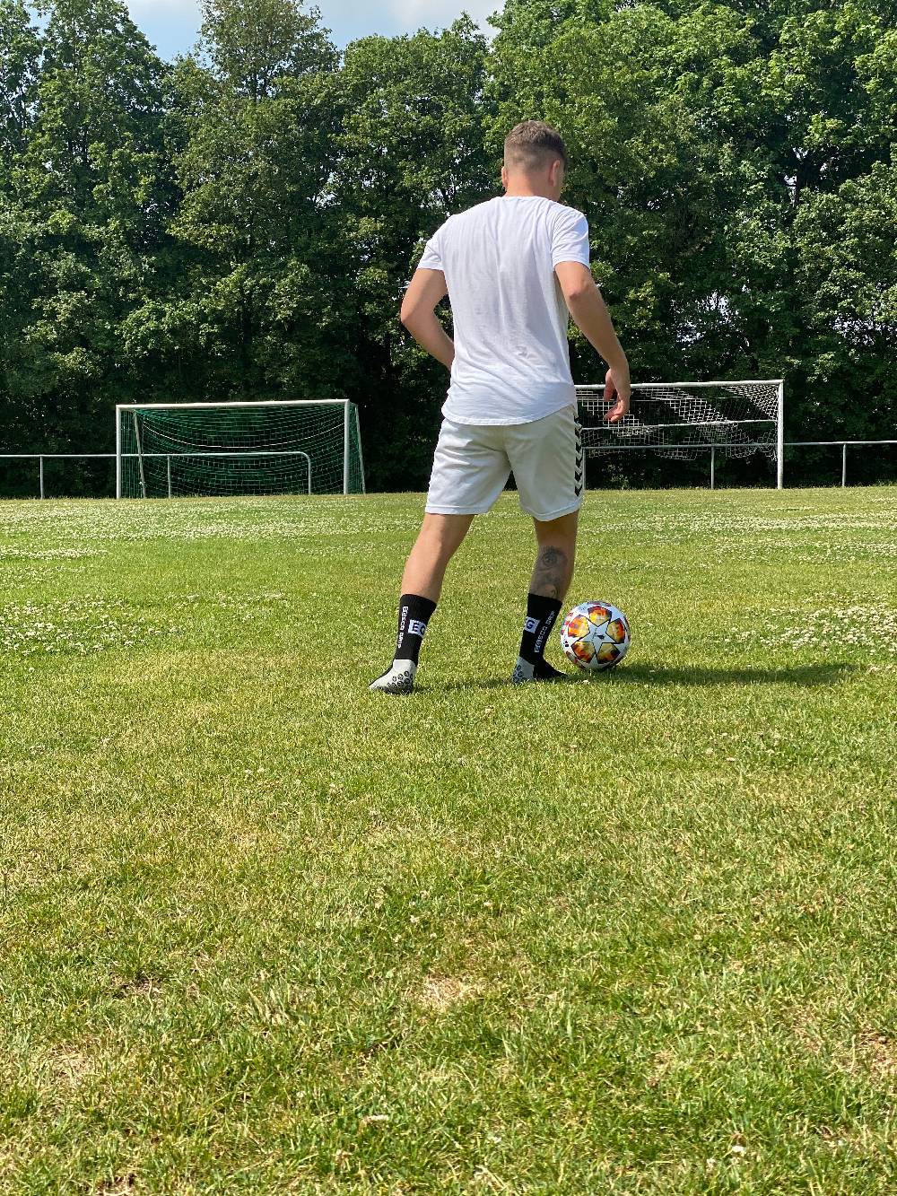 KB Socken Rutschfeste Fußballsocken mit gummierten Noppen 2 Paar Riesige Rabatte
