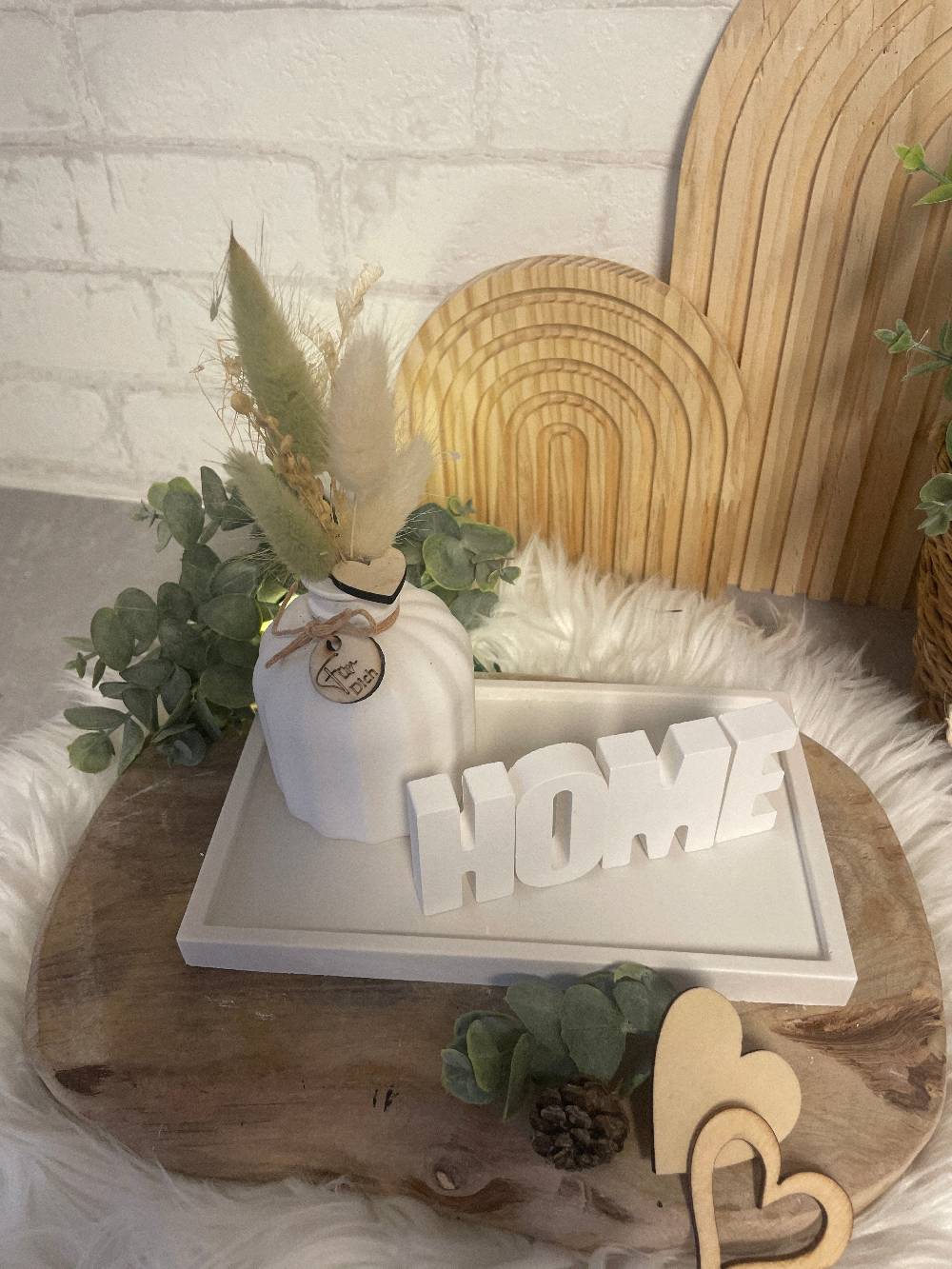 KB Socken Vase mit Trockenblumen auf Tablett mit Schriftzug " Home" Keraflott Formen Wohnakzente, Keramik,Wohndeko, Dekoratives Tablett Limitierter Zeitrabatt