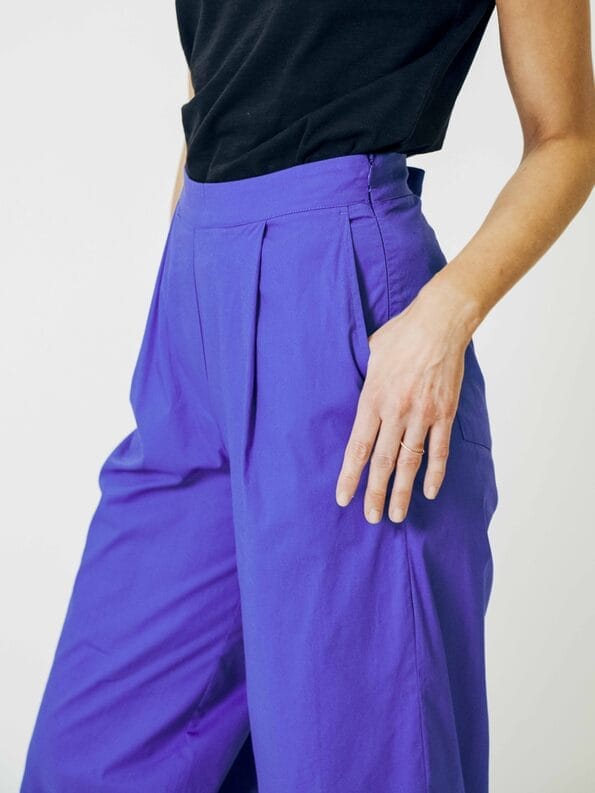 Mademoiselle YéYé Bundfaltenhose mit verkürztem Bein und Bindeband Versandkostenfrei