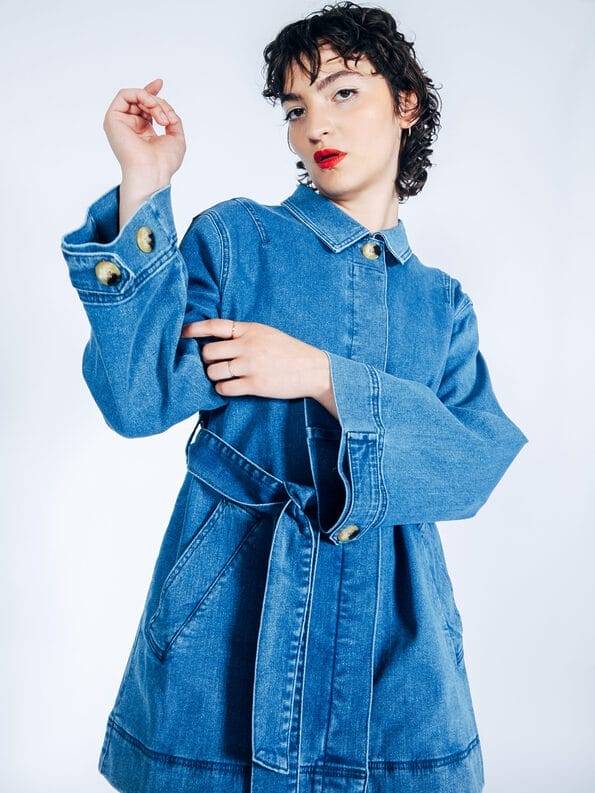 Mademoiselle YéYé Jeans Kurzmantel im Trenchstil mit weiten Ärmeln aus Bio-Baumwolle Tiefpreis