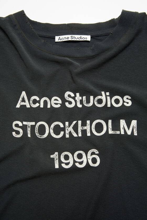 Acne Studios Logo-T-Shirt – lockere Passform Lagerräumung