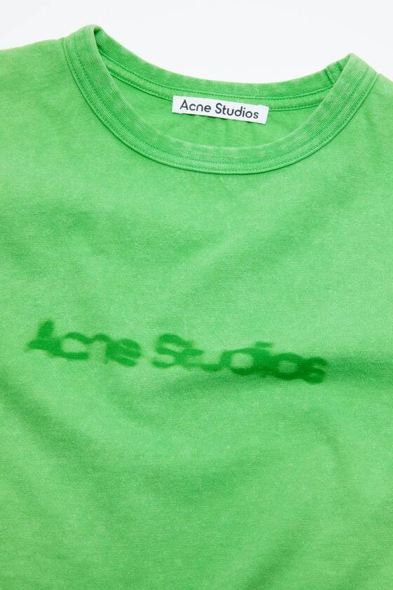 Acne Studios T-Shirt mit verschwommenem Logo – taillierte Unisex-Passform Riesige Ersparnisse