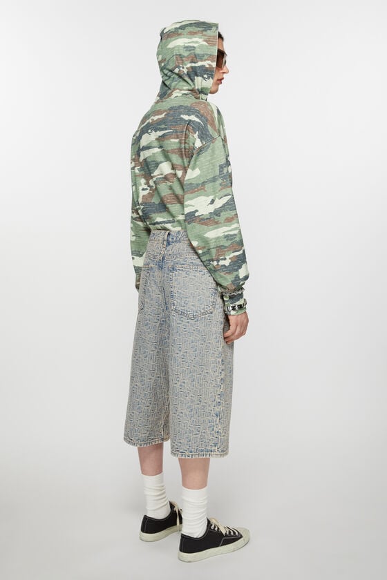 Acne Studios Denim-Shorts mit Monogramm – lockere Passform Jubiläumsangebot