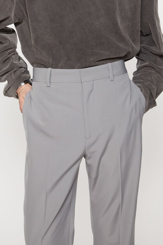 Acne Studios Figurnahe Hose Exklusive Angebote