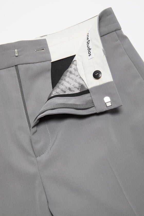 Acne Studios Figurnahe Hose Exklusive Angebote
