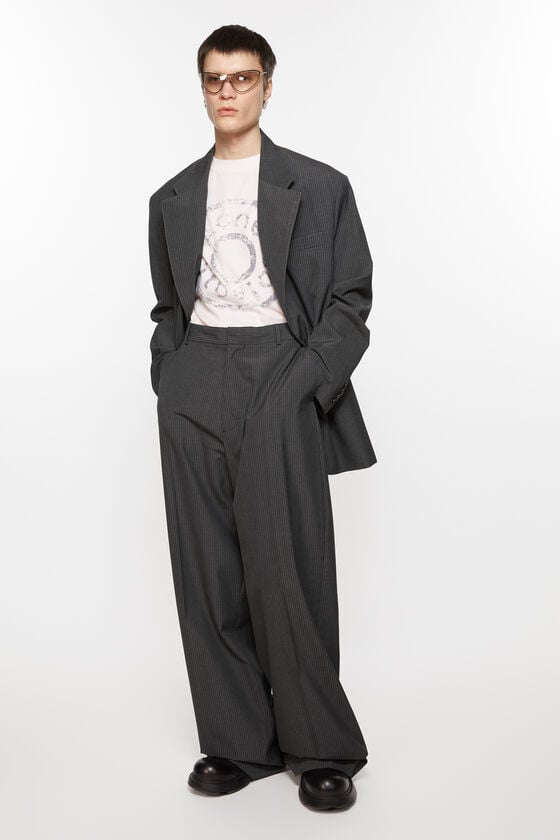 Acne Studios Figurnahe Hose Kauf eins, bekomm eins gratis