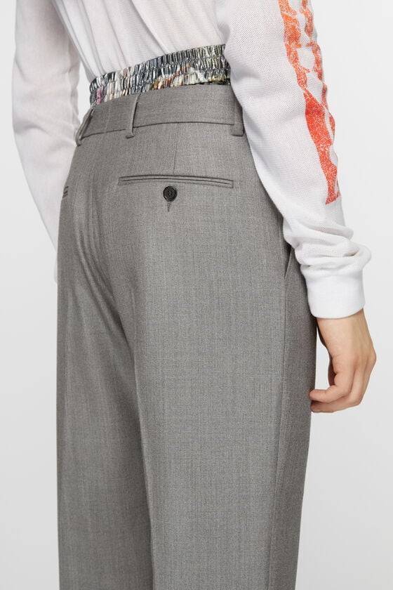 Acne Studios Figurnahe Hose Nur für heute