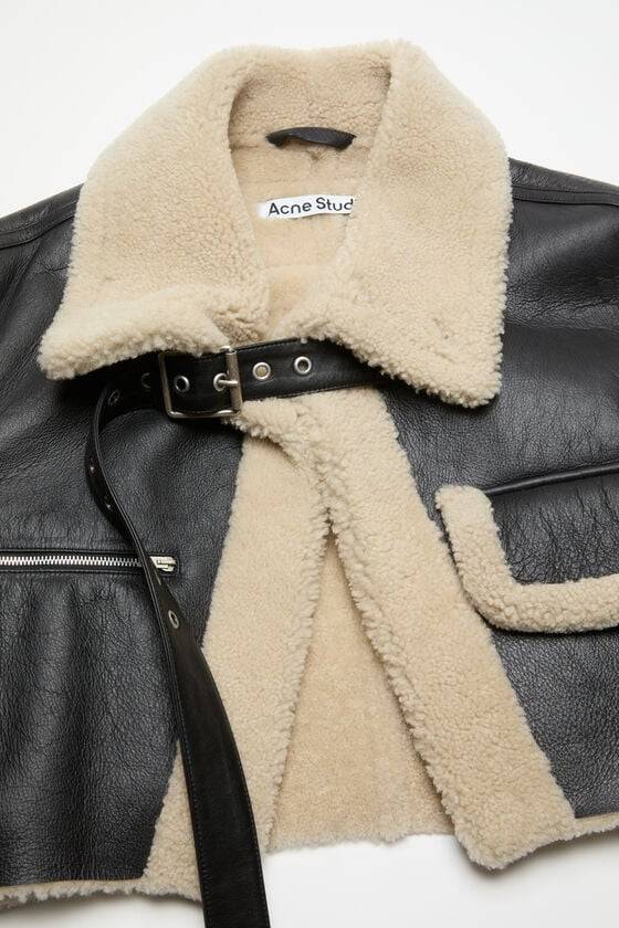 Acne Studios Jacke aus Shearling mit Schnalle Lagerräumung