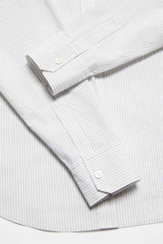 Acne Studios Gestreiftes Hemd 50% Rabatt für begrenzte Zeit