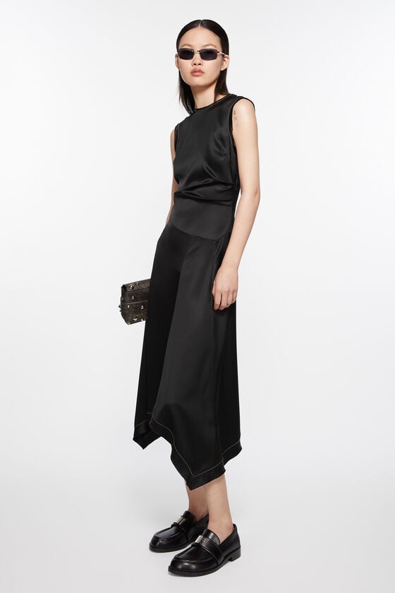 Acne Studios Ärmelloses Kleid aus Satin Vatertagsangebot