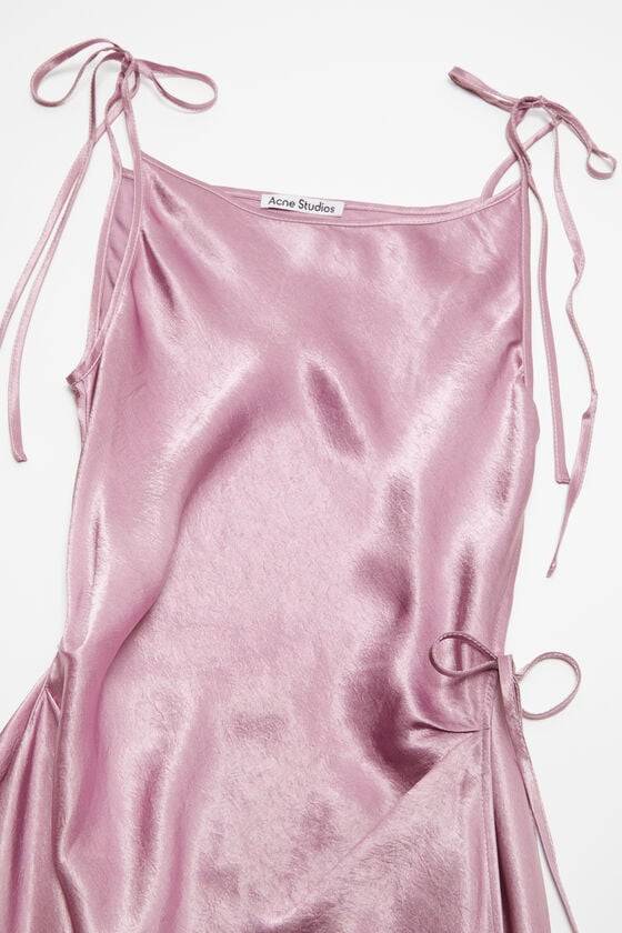Acne Studios Satinkleid Jubiläumsangebot