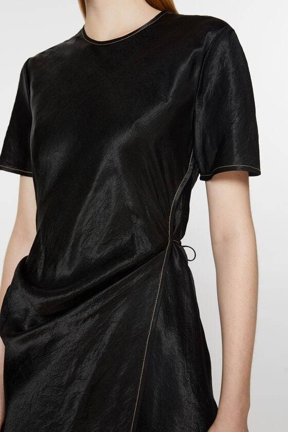 Acne Studios Wickelkleid aus Satin Zeitbegrenzte Promotion