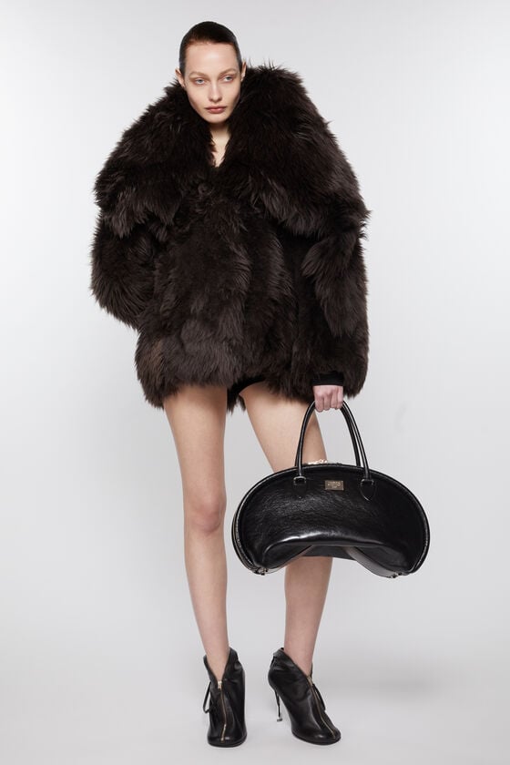 Acne Studios Shearling Pelzmantel Laufsteg-Show im Angebot