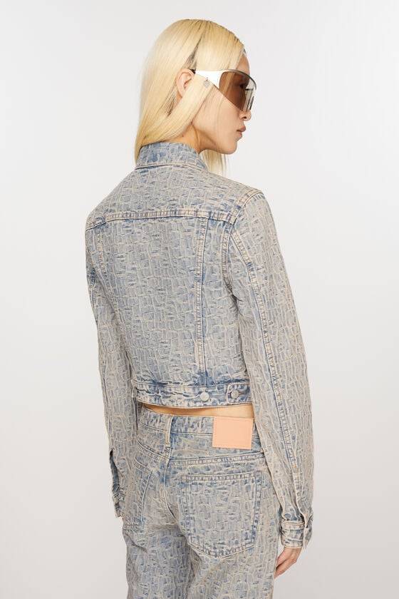 Acne Studios Jeansjacke mit Monogramm – Taillierte Passform Vatertagsangebot
