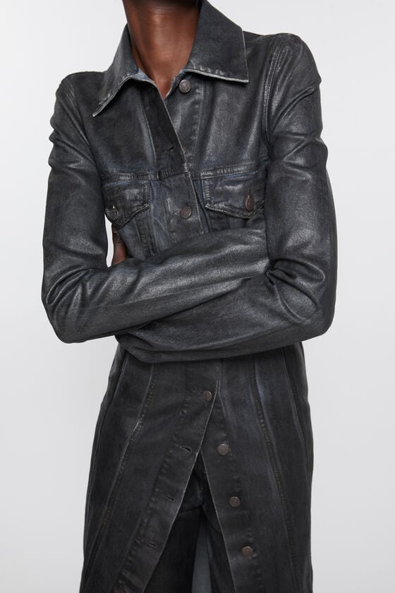 Acne Studios Kleid aus beschichtetem Denim Laufsteg-Show Bis zu 55% Rabatt