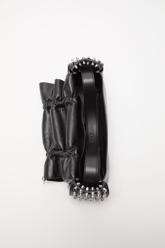 Acne Studios Multipocket-Tasche mit Nieten Laufsteg-Show Super Rabatt