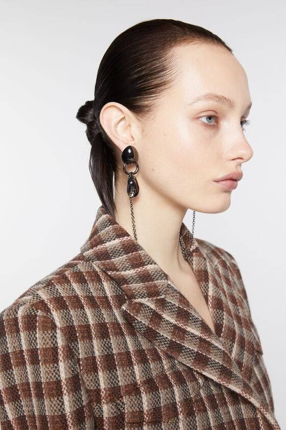 Acne Studios Ketten-Ohrringe Laufsteg-Show 50% Rabatt mit kostenlosem Versand
