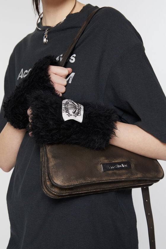 Acne Studios Fluffy mittens Speichern exportieren