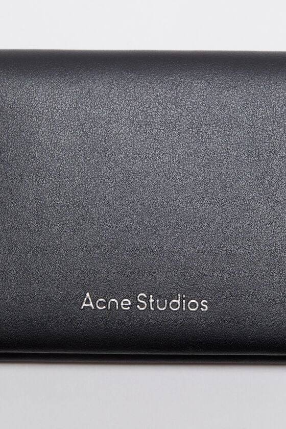 Acne Studios Gefaltete Lederbrieftasche Online