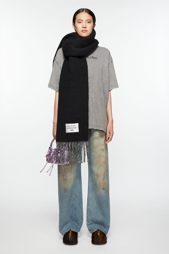 Acne Studios Fransen-Schal mit Logo Auslauf