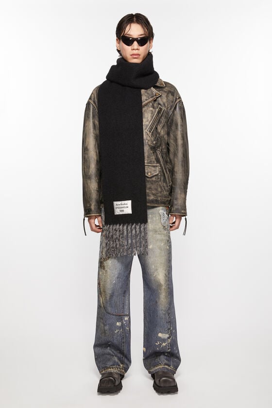 Acne Studios Fransen-Schal mit Logo Auslauf