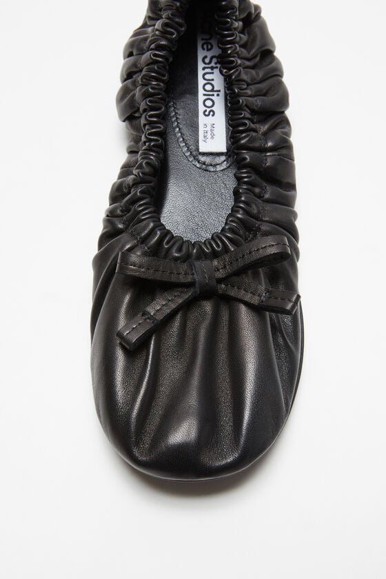 Acne Studios Ballerinas aus Leder Cyber Monday