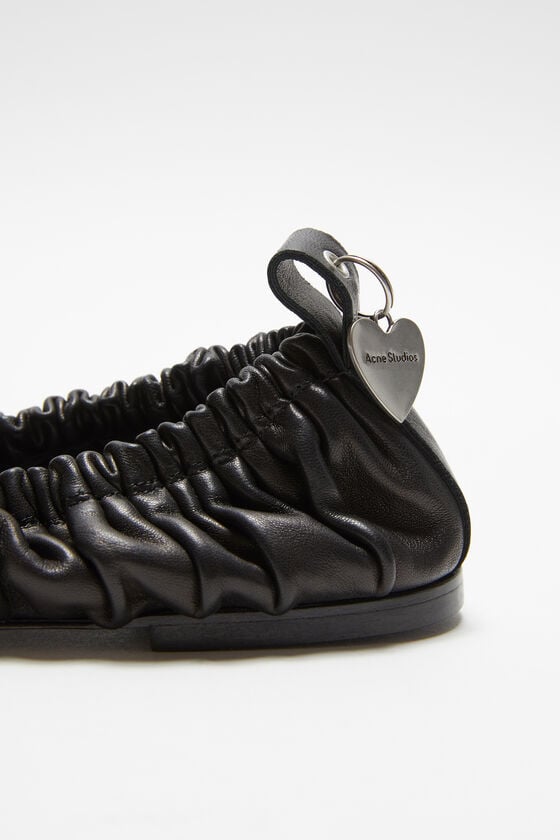 Acne Studios Ballerinas aus Leder Cyber Monday