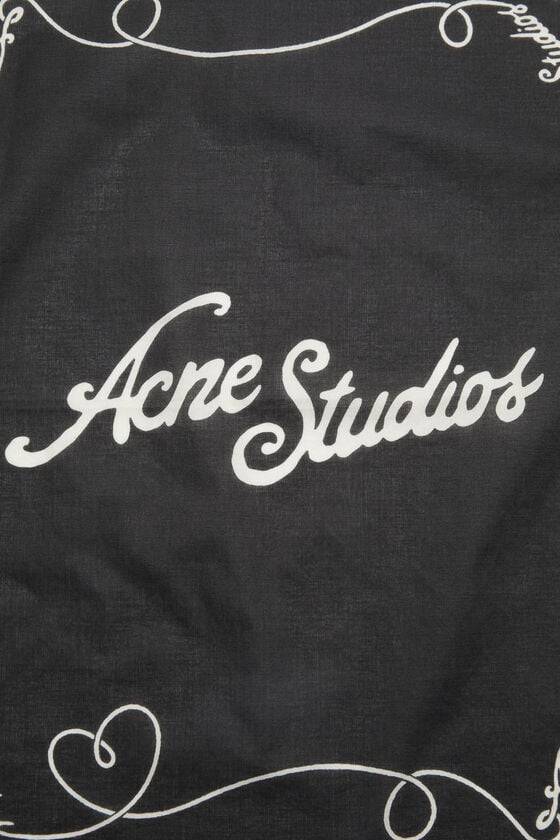 Acne Studios Leichter Schal mit Print Valentinstagsangebot