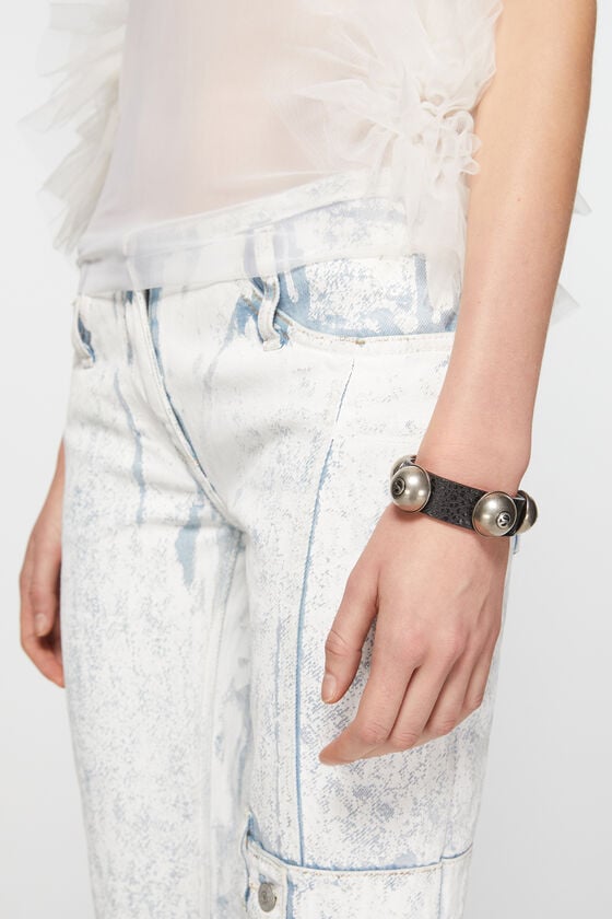 Acne Studios Nietenarmband aus Leder Jubiläumsangebot