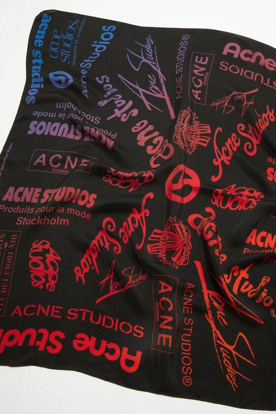 Acne Studios Seidenschal mit Logo-Prints Räumungsverkauf