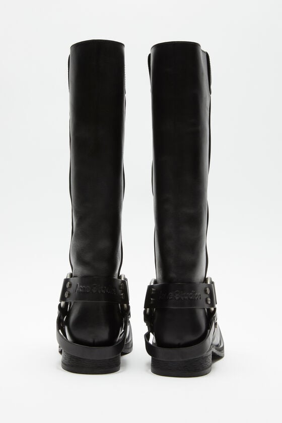 Acne Studios Lederstiefel mit Schnalle Kauf eins, bekomm eins gratis