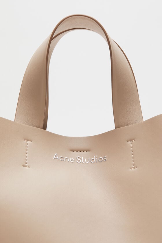 Acne Studios Musubi Midi-Tote Tiefpreis