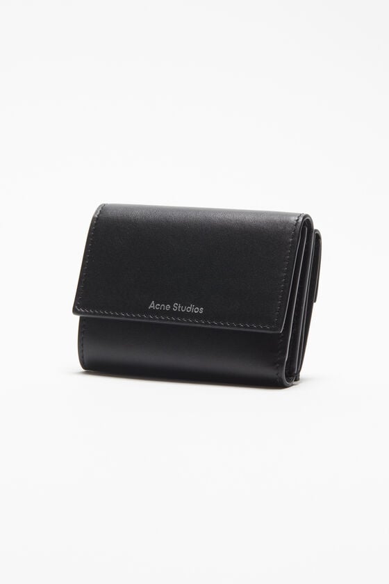Acne Studios Dreifach-Geldbörse aus Leder Zeitbegrenzte Promotion