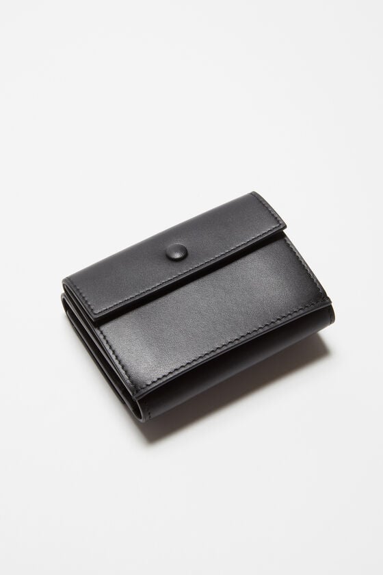 Acne Studios Dreifach-Geldbörse aus Leder Zeitbegrenzte Promotion