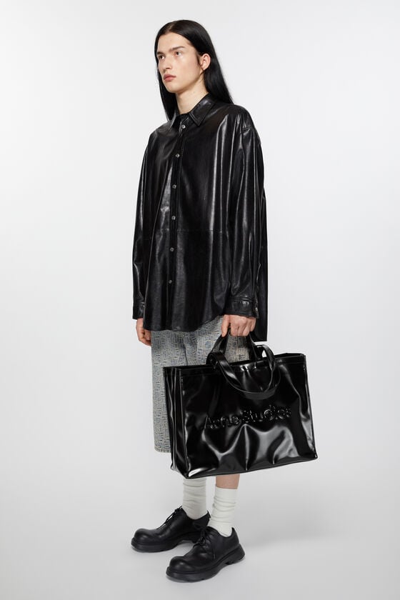 Acne Studios Umhängetasche mit Logo Vierteljährliche Förderung