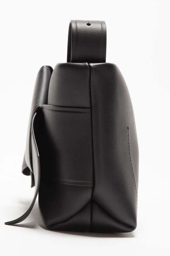 Acne Studios Musubi Schultertasche 2025