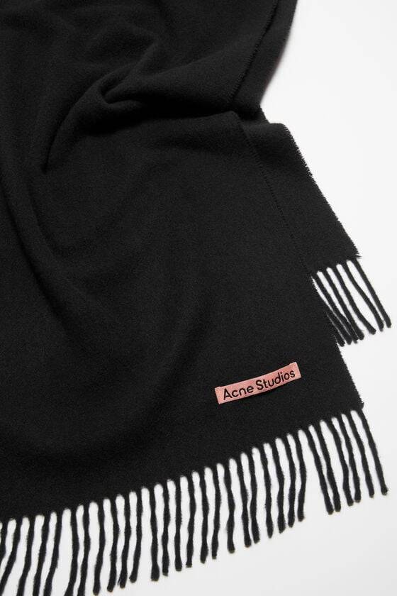 Acne Studios Schmaler Fransen-Schal aus Kaschmir Outlet
