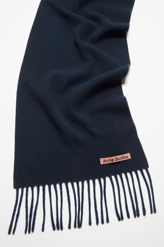 Acne Studios Schmaler Fransen-Schal aus Wolle Begrenztes Angebot