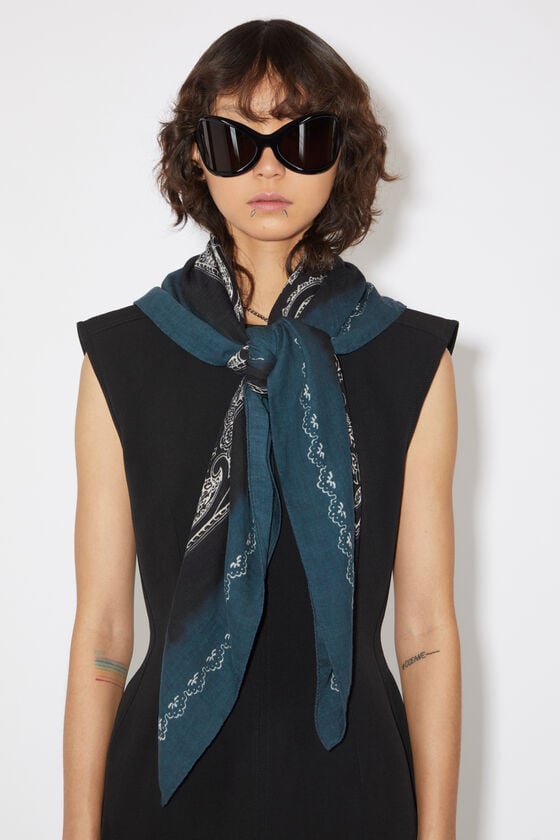 Acne Studios Schal mit Print Vatertagsangebot