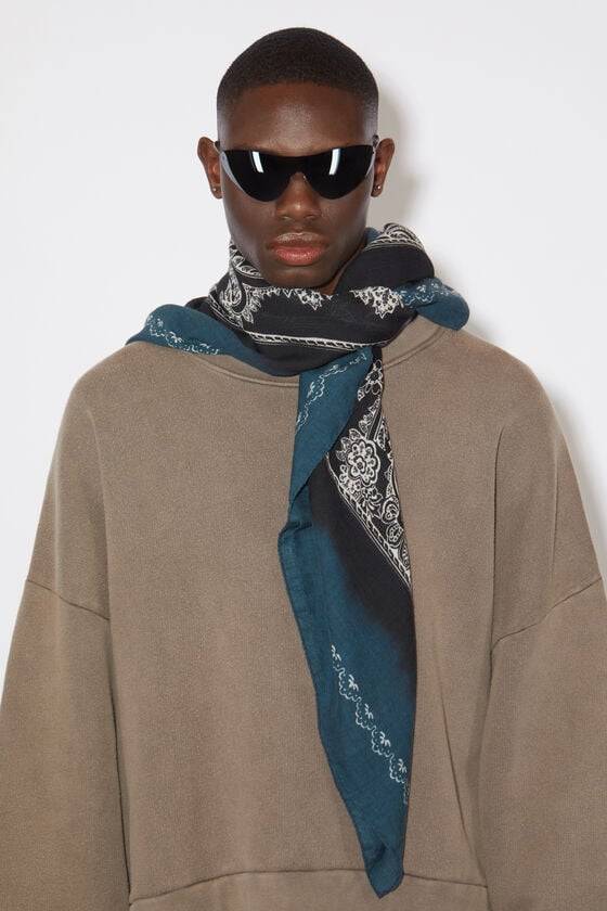 Acne Studios Schal mit Print Vatertagsangebot