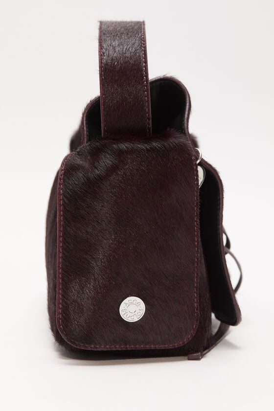 Acne Studios Multipocket furry leather bag Laufsteg-Show Valentinstagsangebot