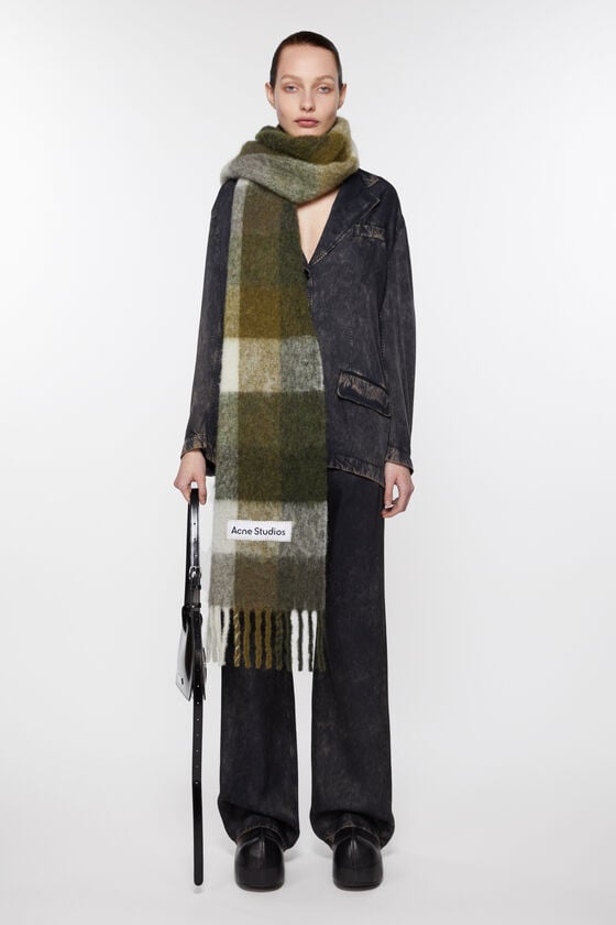 Acne Studios Karierter Schal aus Mohair Jubiläumsangebot