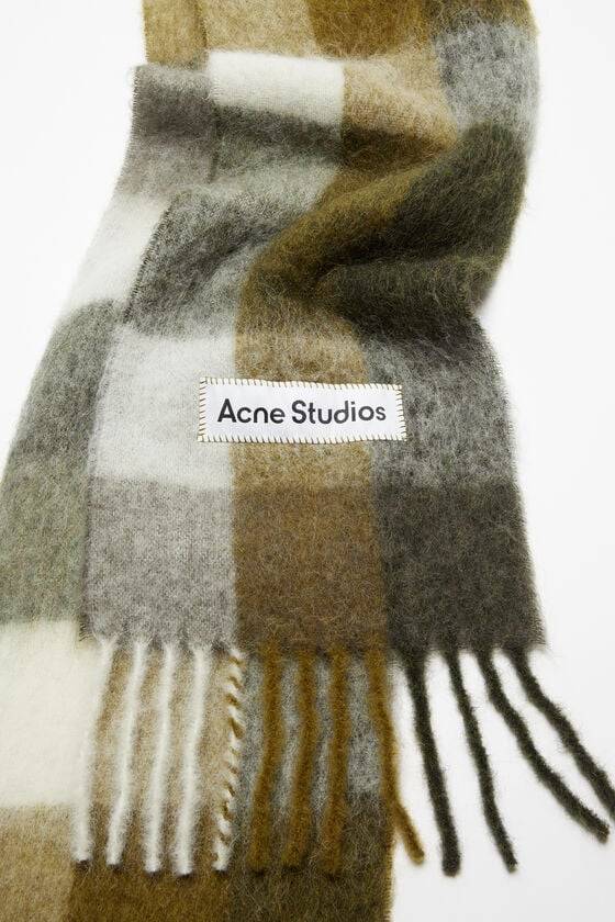 Acne Studios Karierter Schal aus Mohair Jubiläumsangebot