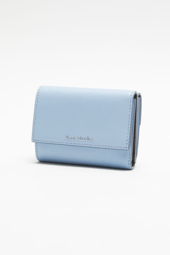Acne Studios Dreifach-Geldbörse aus Leder Lagerräumung