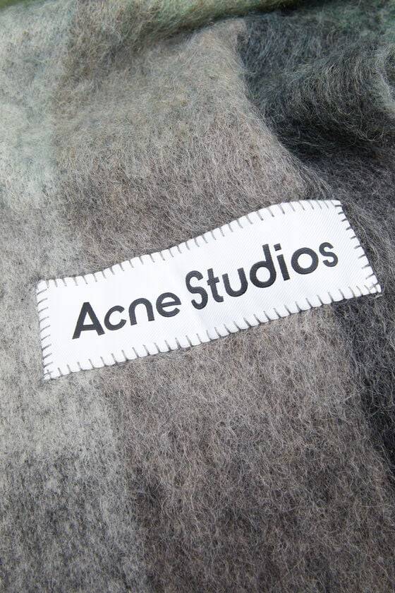Acne Studios Karierter Schal aus Mohair Bestseller