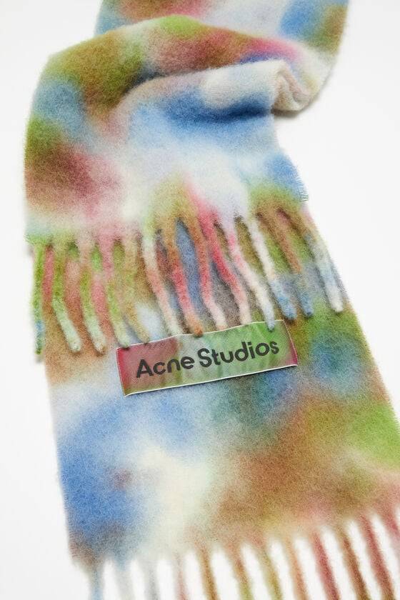 Acne Studios Schal aus Alpakawolle in Batik-Optik Kauf eins, bekomm eins gratis