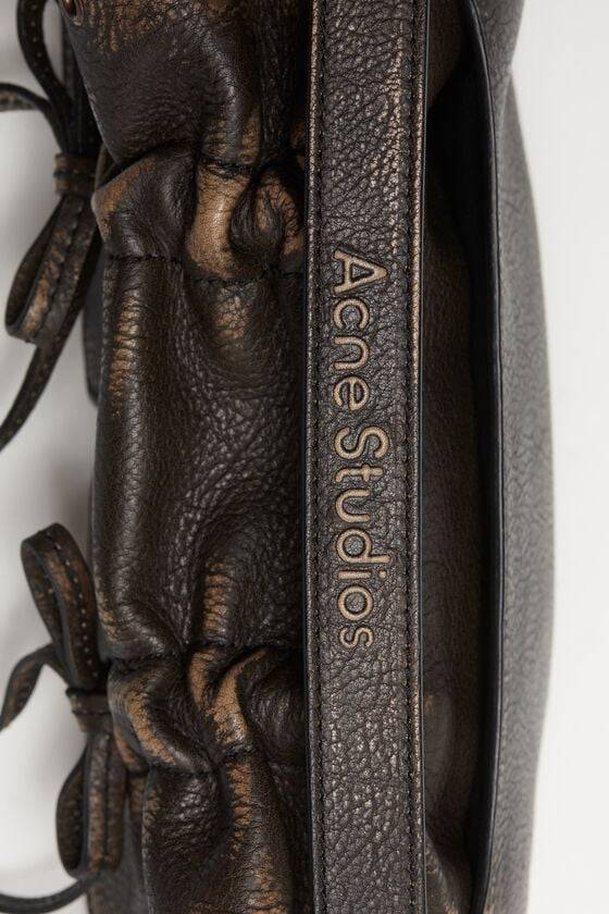 Acne Studios Mikrotasche mit mehreren Taschen Letzte 3 Tage