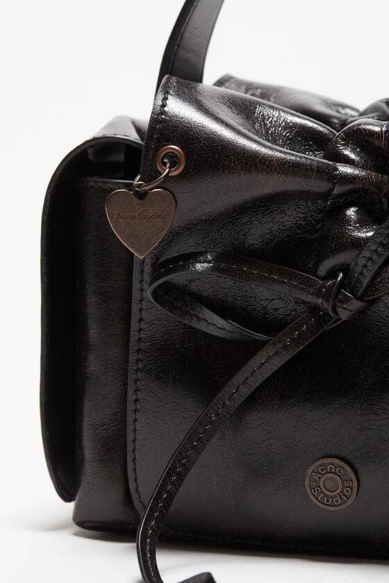 Acne Studios Tasche mit mehreren Taschen Runway Show Zeitbegrenzte Promotion