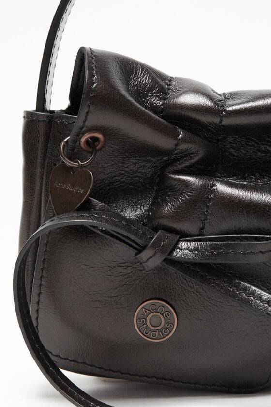 Acne Studios Mikrotasche mit mehreren Taschen Bis zu 60% Rabatt